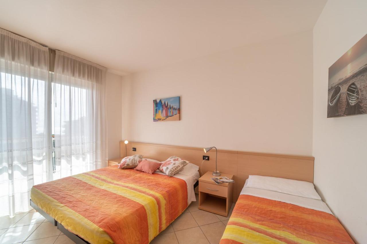 Apartamento Residenza Puerto Do Sol Lignano Sabbiadoro Exterior foto