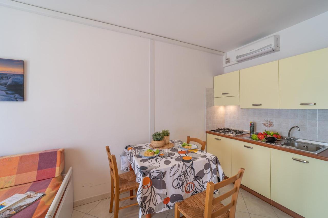 Apartamento Residenza Puerto Do Sol Lignano Sabbiadoro Exterior foto