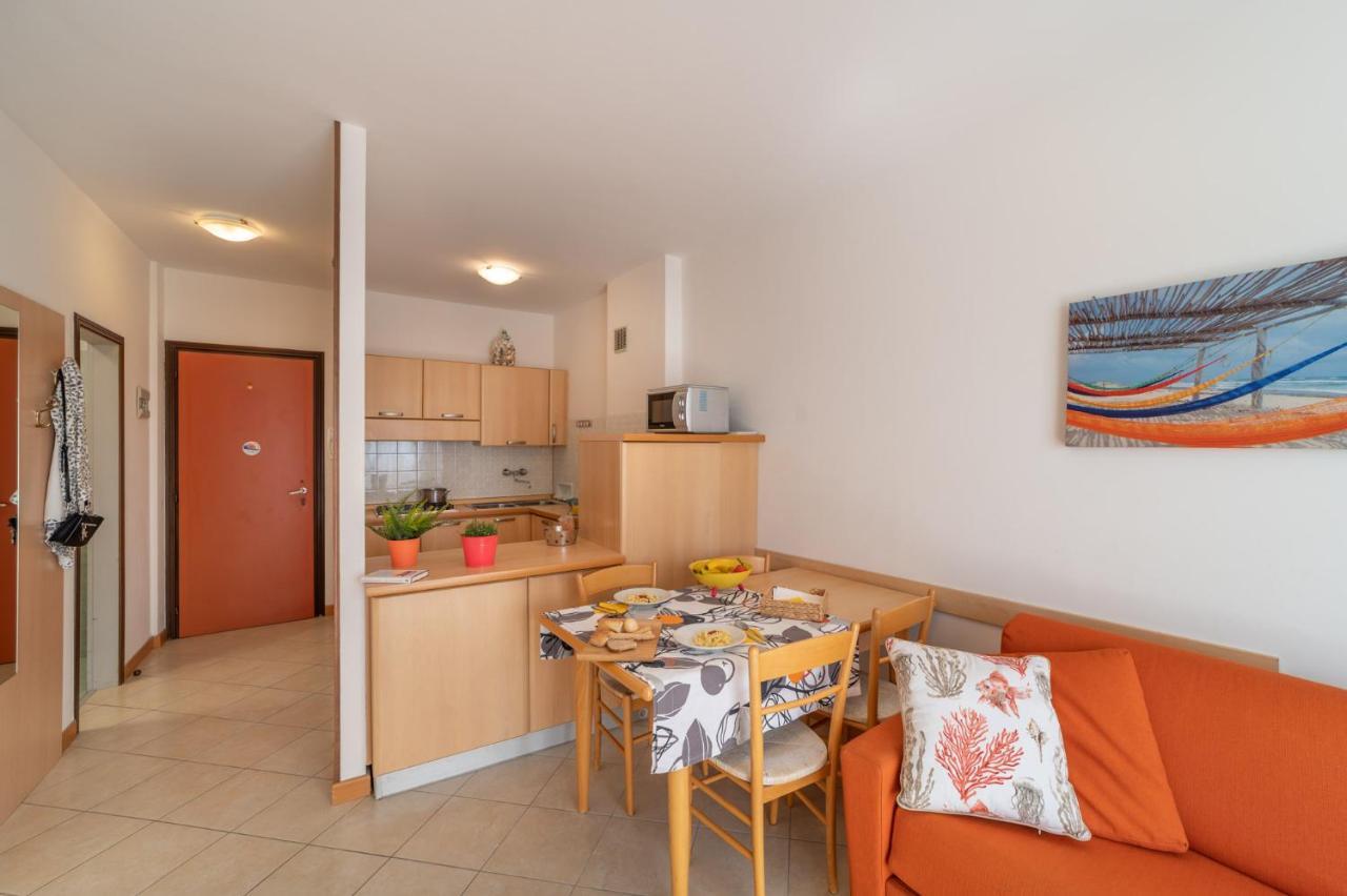 Apartamento Residenza Puerto Do Sol Lignano Sabbiadoro Exterior foto