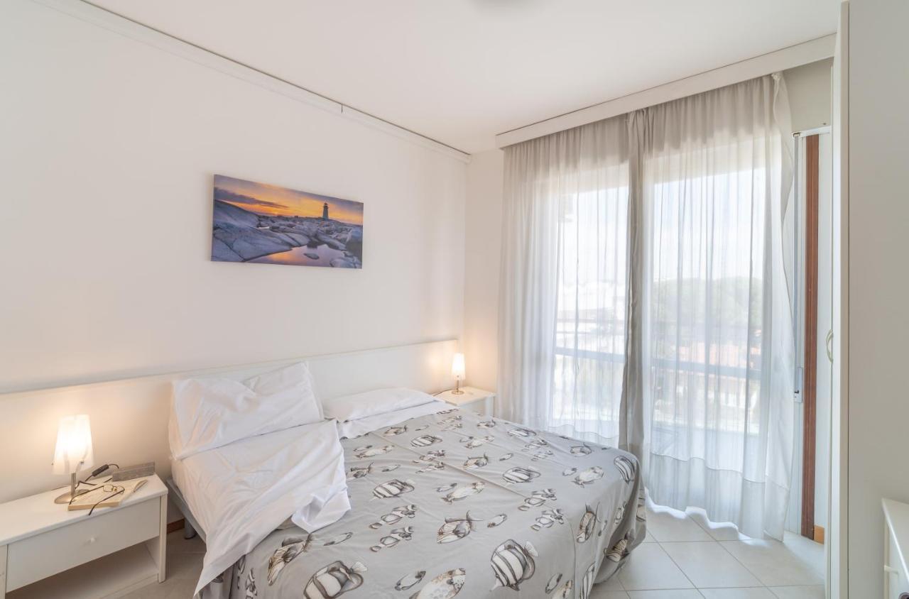 Apartamento Residenza Puerto Do Sol Lignano Sabbiadoro Exterior foto