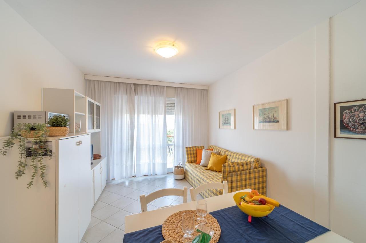 Apartamento Residenza Puerto Do Sol Lignano Sabbiadoro Exterior foto