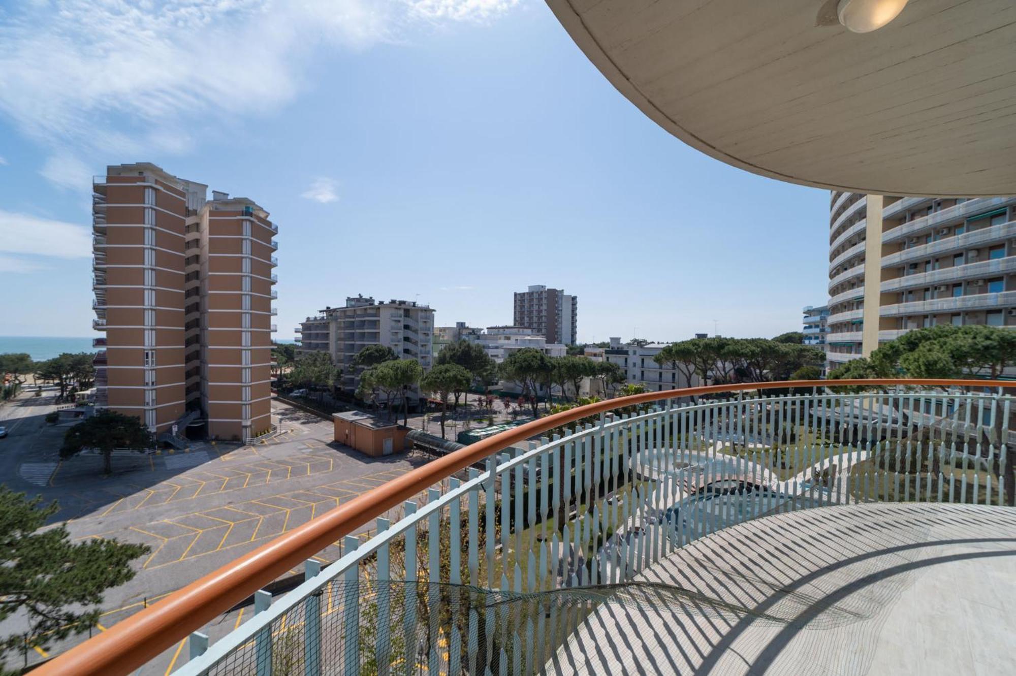 Apartamento Residenza Puerto Do Sol Lignano Sabbiadoro Exterior foto